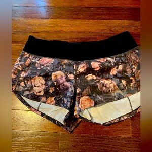 EUC Lululemon speed up shorts size 4